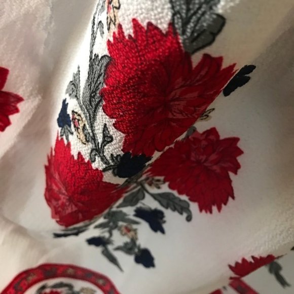 Gorgeous Off Shoulder White Dress w/ Red Flowers - Picture 7 of 8